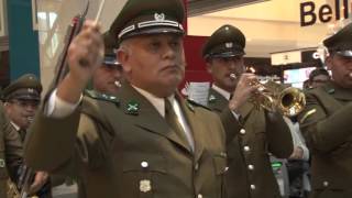 Mira el divertido flashmob que realizó Carabineros en el mall Marina Arauco