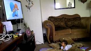 Marisol Viendo Pocoyo