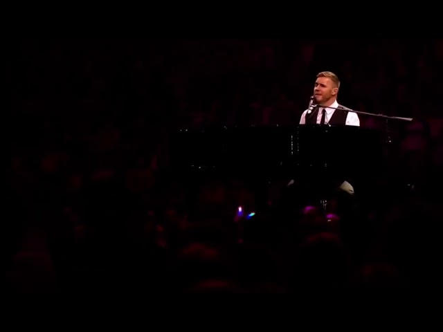 Gary Barlow - Forever Love (Live) class=