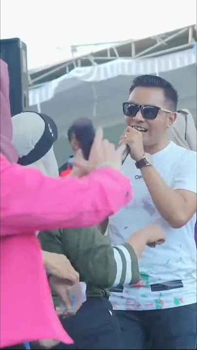 HEBOHHH!!!!1 PANGGUNG FULL IBUK² KETIKA Gerry mahesa dan rena movies berduet!!! 😱