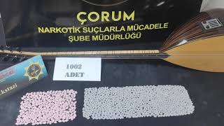 “Saz” İçi̇nde Uyuşturucu Operasyonu / Saz İçerisine Gizlenmiş Ekstazi Ve Esrar Maddesi Ele Geçirildi Resimi