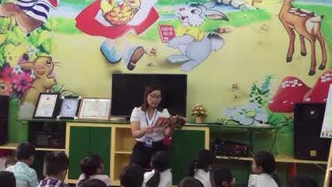 Tiết đọc to, nghe chung: Nguyên Phi Ỷ Lan - lớp 3