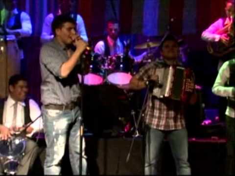 Orgullosa (Vivo) - Hector Zuleta y Luis Jose Villa