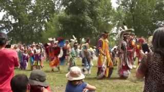 Pow Wow - Kahnawake 2014 - Grand Entry ( Dancers ) HD