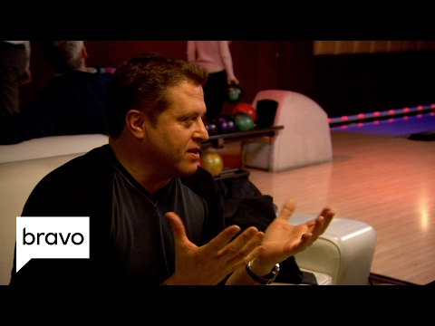 Video: Chris Laurita Nettowaarde: Wiki, Getrouwd, Familie, Bruiloft, Salaris, Broers en zussen