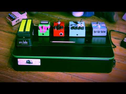 Rolf Custom Pedalboards - Pedal Board Build featuring True Tone & Covenant Cables