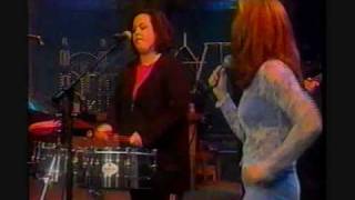 Gloria Estefan y Rosie O'Donnell - Conga - The Rosie O'Donnell Show (1998)