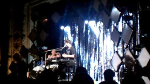 Matt and Kim crowd DANCING @ Metro