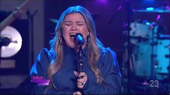 "Here Comes The Rain Again" By Kelly Clarkson Live Concert Performance Originally By The Eurythmics
