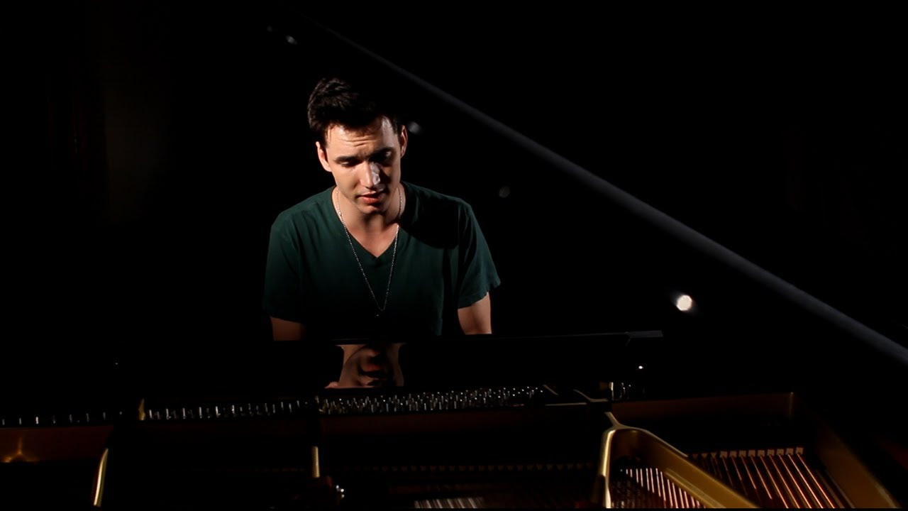 Maroon 5 - She Will Be Loved - Corey Gray