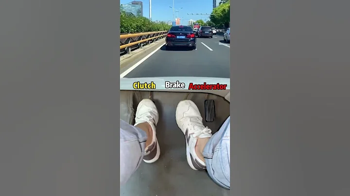 Be sure to step on the brakes correctly when braking suddenly! #driving #car #tips #manual #carsoft