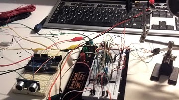 "Wall-E" på ett breadboard.