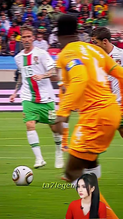 Christian Ronaldo misses it by an inch #football #soccer #ronaldogoal