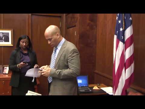 Ledger Live: Newark Mayor Cory Booker and Twitter