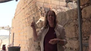 Jerusalem Ophel Excavation 2023: Complete 2000-year-old juglet and Early Roman Period cornice
