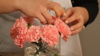How to Make a Carnation Vase Arrangement : Flowers & Centerpieces