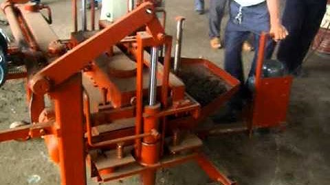 QT40 3 moving block making machine turning direction video