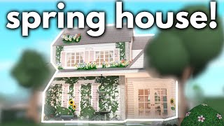 Building a SPRING FAMILY HOME in Bloxburg