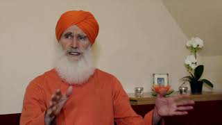 Видео Бог испытывает страдания. Дада Кришнасевананда / Dada Krsnasevananda (автор: AM Yoga UA)