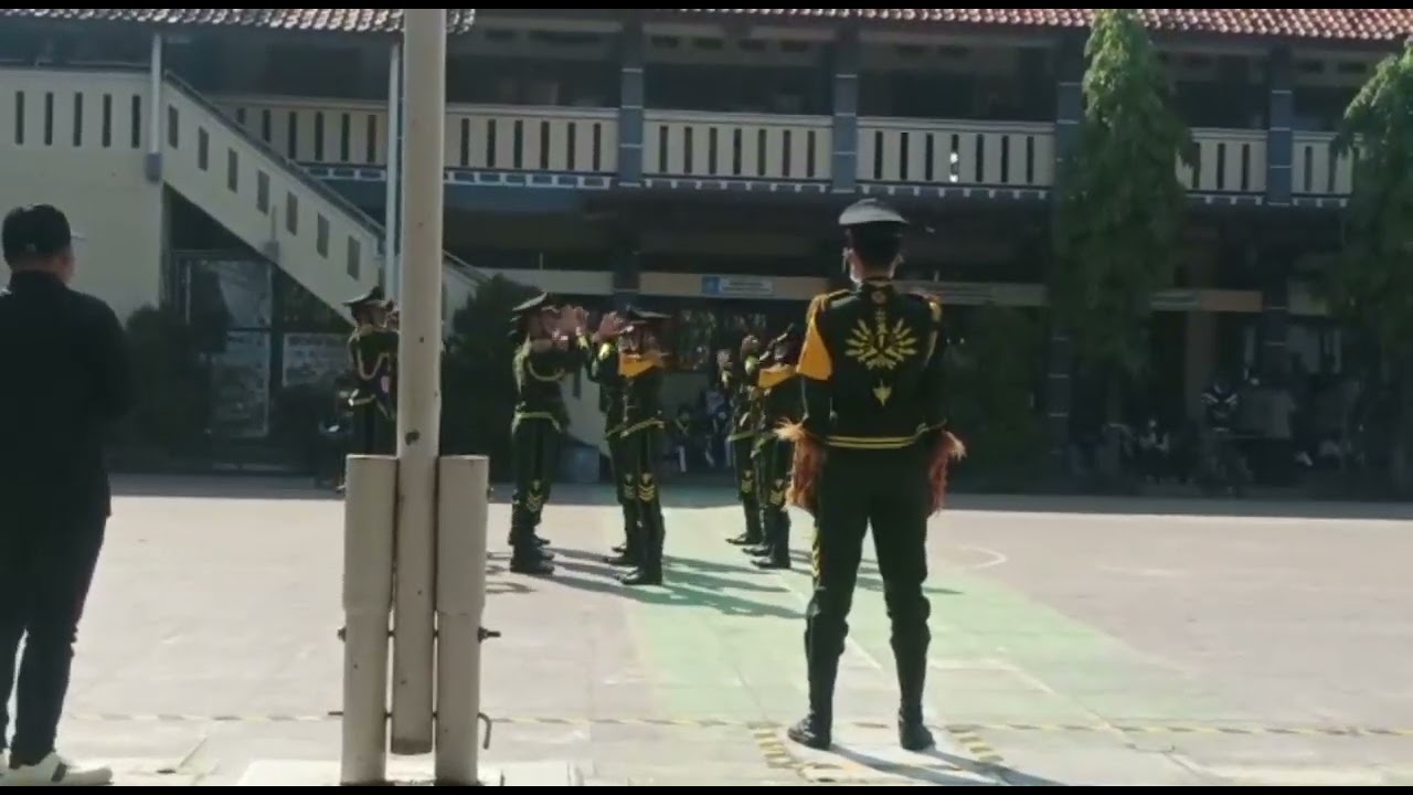 MERINDING!!!! DANTON TERBAIK 1 FARIASI FORMASI LKBB GLOBAL 8, SMP 1 TERISI