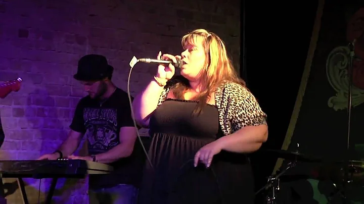Speakeasy Superstar! FINALIST Teresa Cole