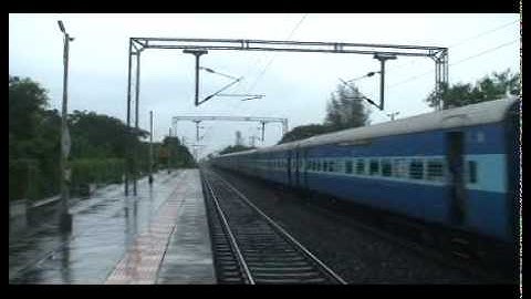 VAPI VIRAR SHUTTLE DOING GOOD SPEED AT UMROLI