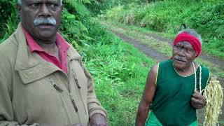 VANUATU—Sam Nato on Nafé culture school at Iatakwei, on Tanna island ( 2/2 )