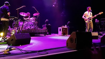 All tvvins cork opera house. Build a bridge live