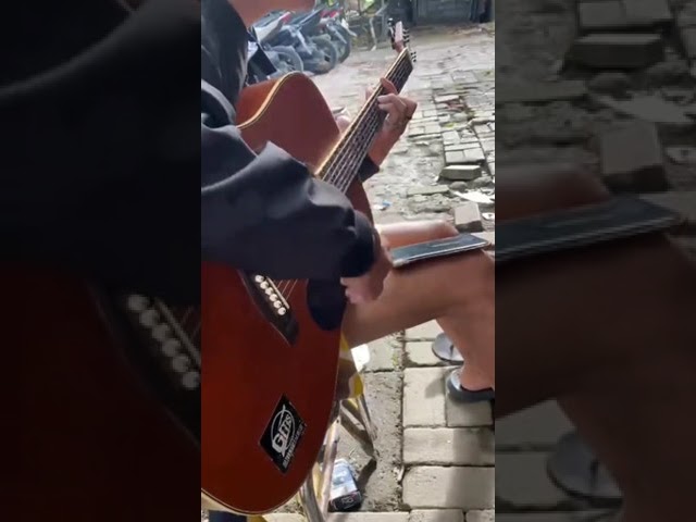 gitaran lagu terendap laraku class=