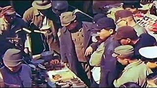 原爆広島　活気ある駅前広場の闇市　1946年春