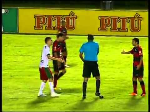 Rildo do vitoria chuta  juiz! - Vitória 0 x 1 Boa Esporte 30/07/2011