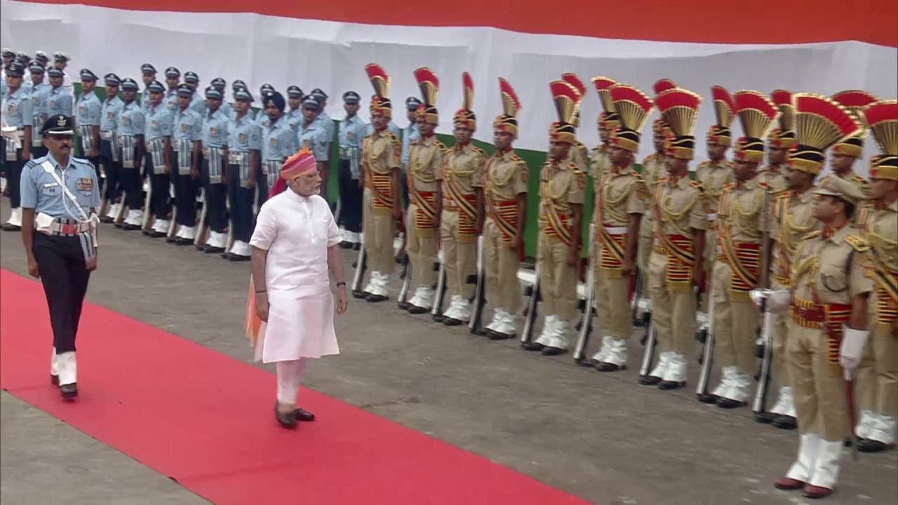 PM Modi inspects the Guard of Honour at Red Fort on 70th Independence Day