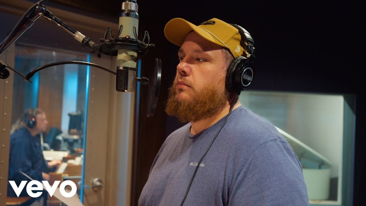 Luke Combs - Miss You Here (Official Studio Video)