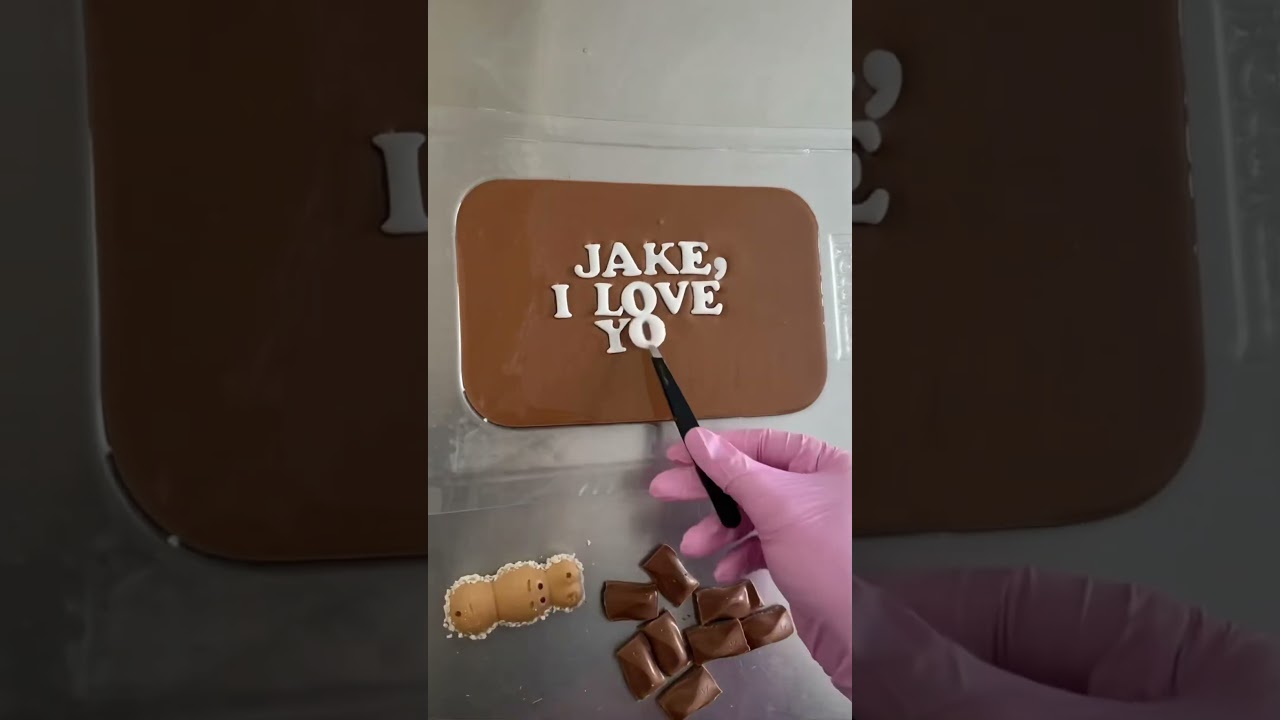 Custom Chocolate Slabs: Perfect Novelty Gifts! 