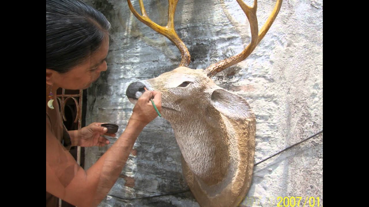 cabeza de venado hecha de material reciclado YouTube