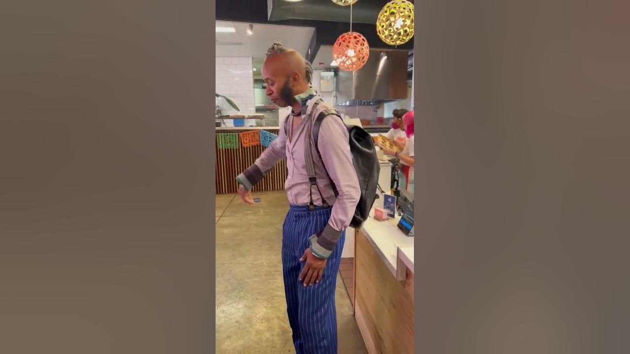 When the cupcake HITS 🔥🕺🏾🧁😂😜