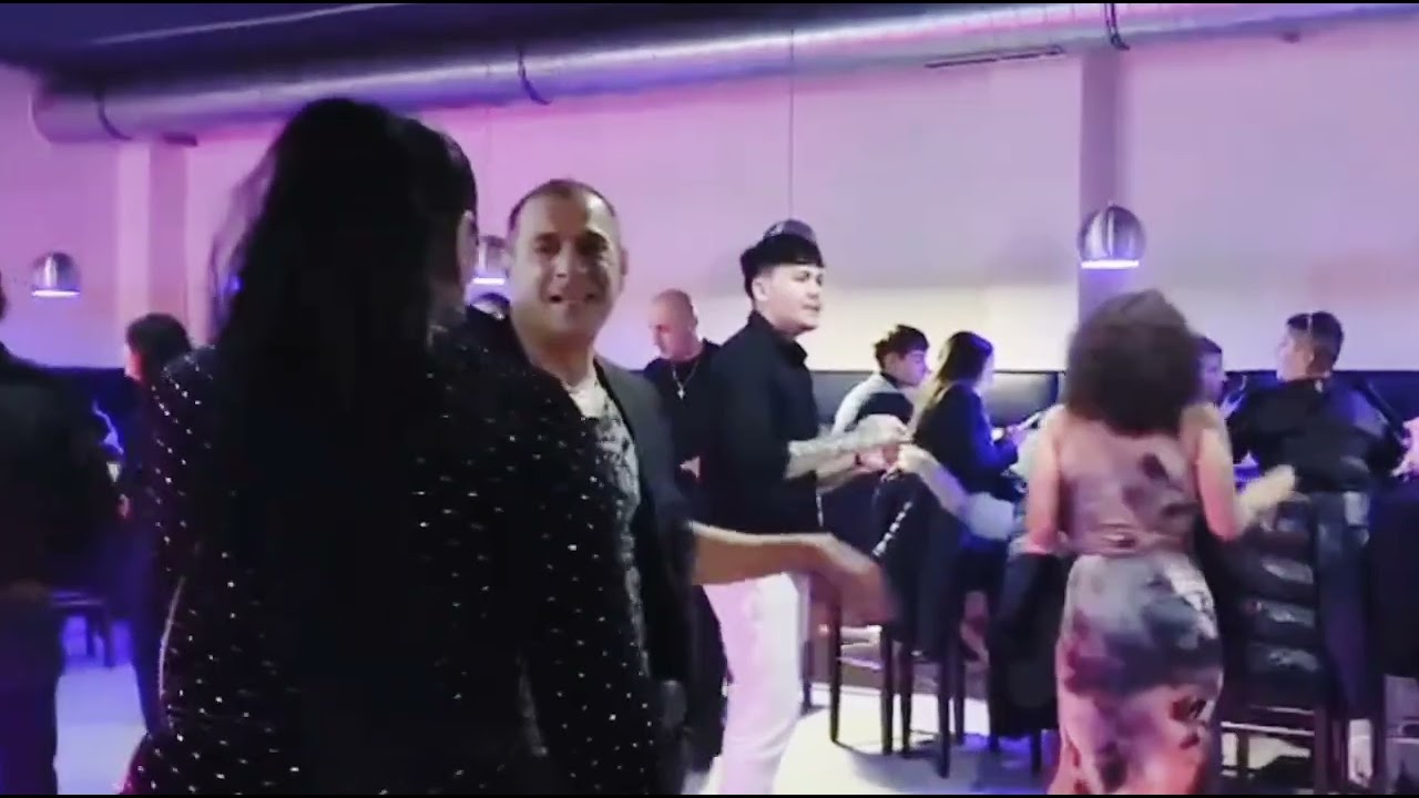 Sam roma pisek    silvestr  praha  bar