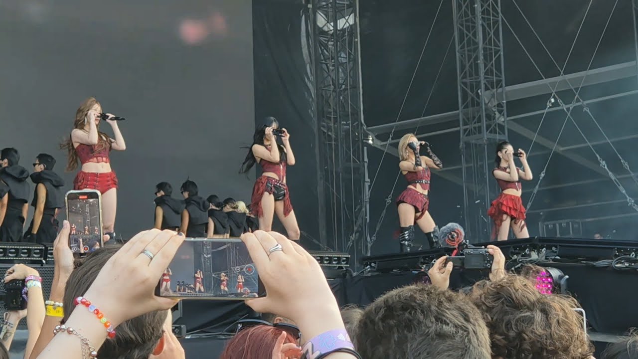 KISS OF LIFE - Igloo [Sziget Festival FANCAM 20250806]