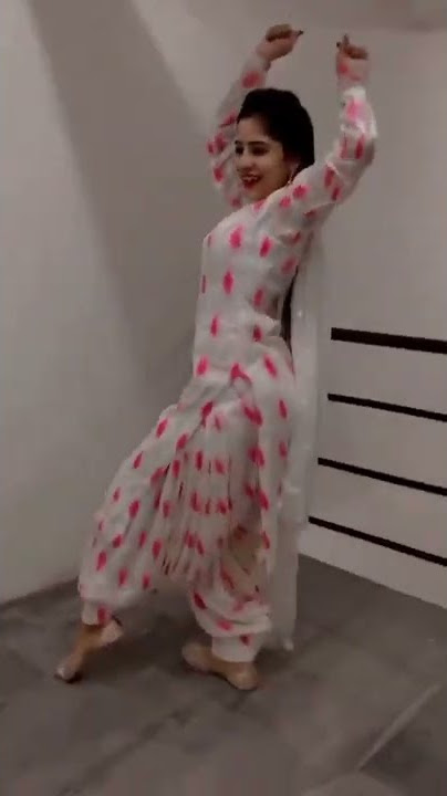 Indian hot Punjabi girl dance at home video #shorts #bhangra #pakistan #tiktok #viral #mujra