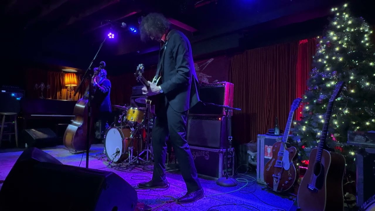 YouTubeでThe Sadies 12.21.24  Stop & Start ~ Rat Creek ~ Leave Me Aloneを視聴