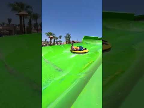 Перевернулись. Египет 2022. Семейная водная горка. Серия Niagra в аквапарке Albatros Aqua Blu