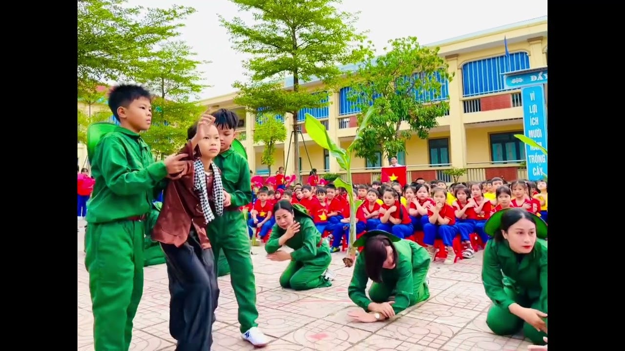 Tiểu học Quỳnh Thạch chào mừng kỷ niệm 81 năm ngày thành lập QĐND Việt Nam