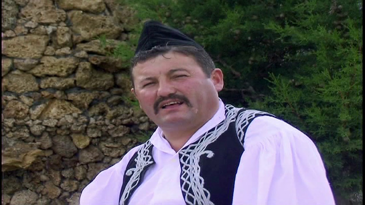 AVNI LUSHKA & PETRIT MUÇA-- Këngë për Komandant Zamirin - YouTube