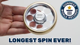 Longest duration spinning a fidget spinner on one hand - Guinness World Records screenshot 4