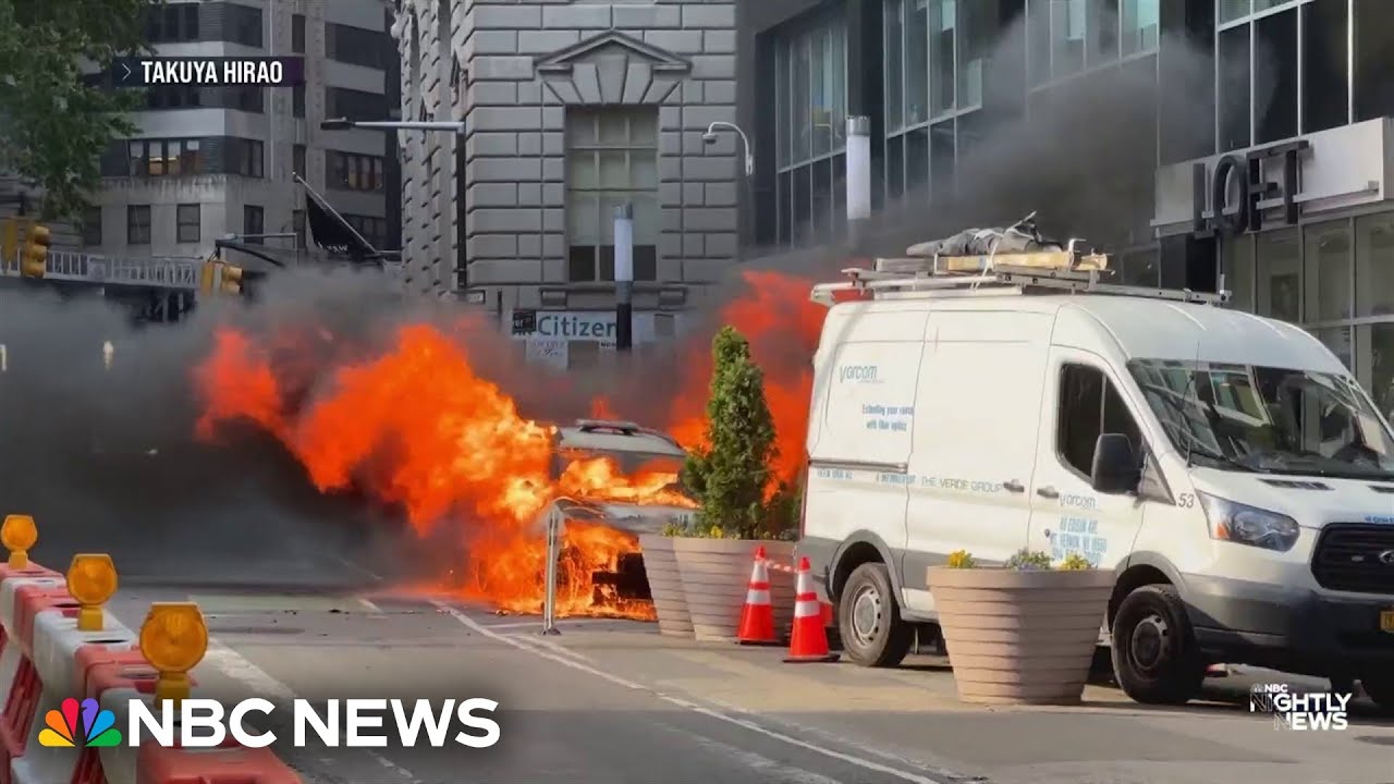 Car explodes into massive fireball near Wall Street Car explodes into massive fireball near Wall Street