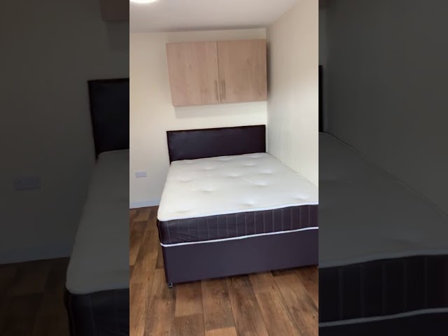 Video 1: Double Bedroom/Lounge area