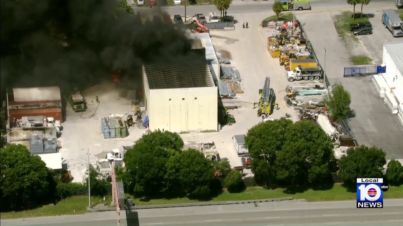 Crews respond to warehouse fire in Opa-locka - YouTube