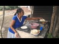 COMO SE HACEN LAS TORTILLAS DE MAIZ EN SEHUALACA, MUNICIPIO DE SANTIAGO, TUXTLA, VER.