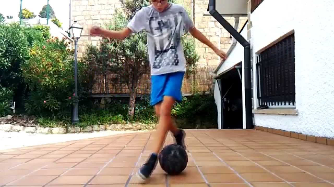 FreeStyle Football Tricks YouTube
