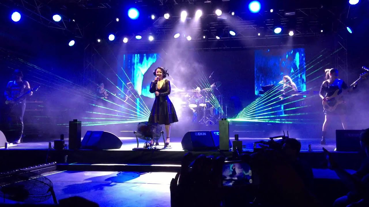 Şebnem Ferah - Çakıl Taşları - 2015 İzmir Contanier Hall Konser Açılış